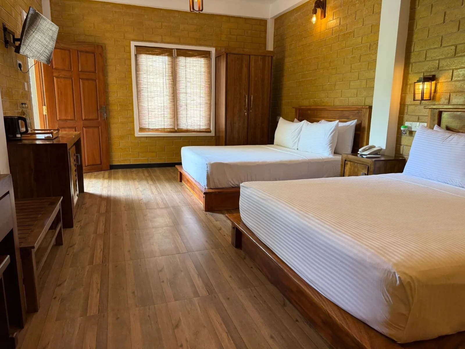 Deluxe Family Room