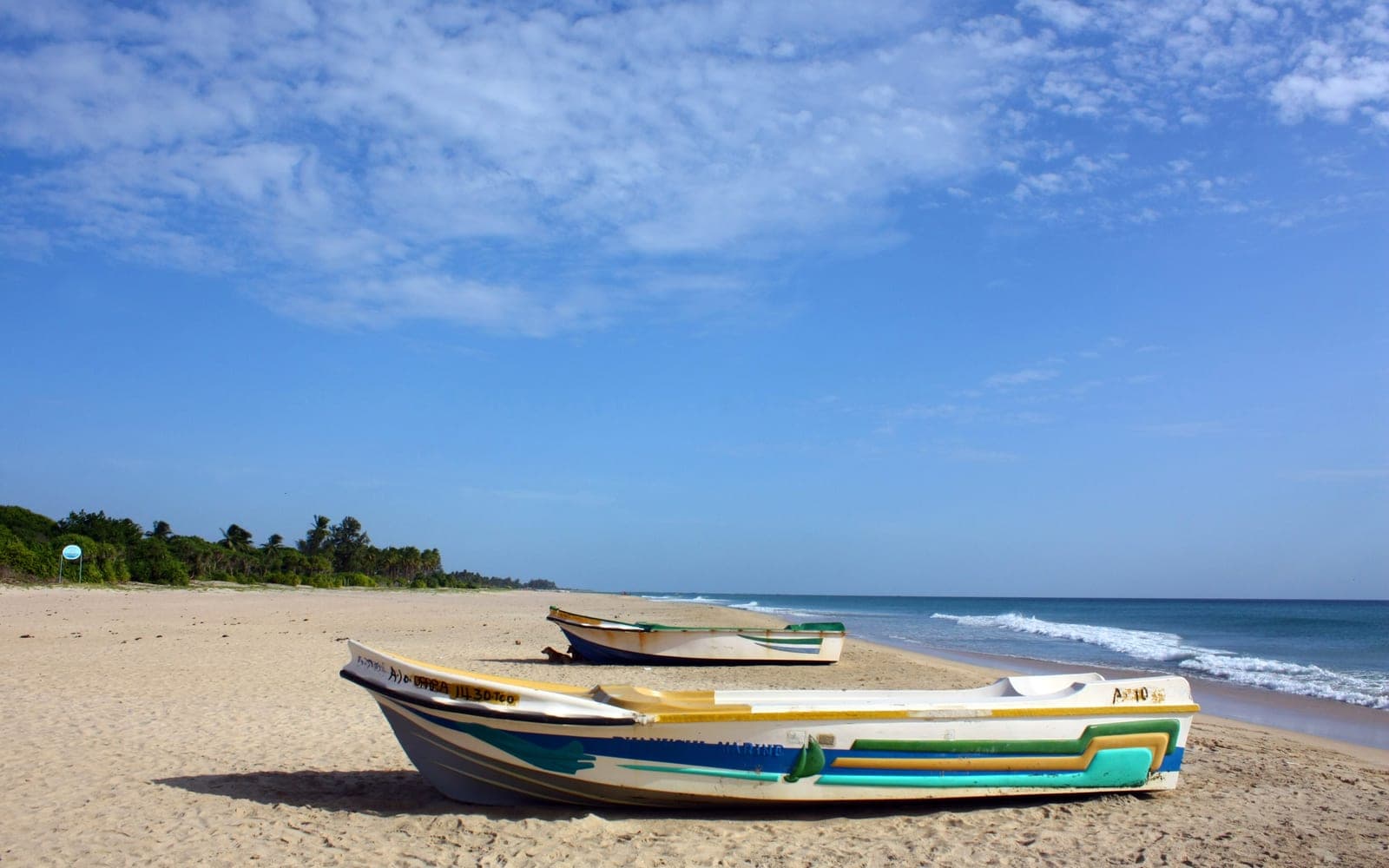 Trincomalee and Nilaveli: Harbour, Temples and East-Coast Sea